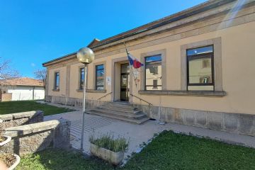 Lavori di efficientamento energetico in corso al palazzo comunale e alla scuola primaria di Sassofortino